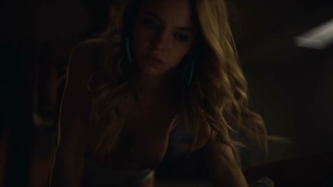 Sydney Sweeney - Bed Scenes in Euphoria s01e06 (2019)