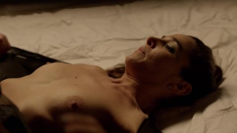 Juana Viale - Bed Scenes in Edha s01e05-06 (2018)