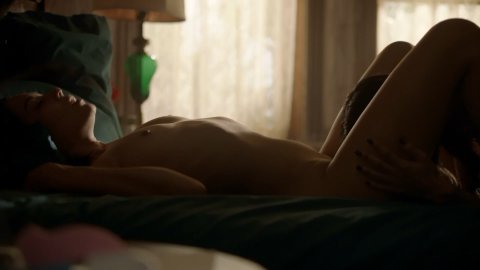 Mishel Prada, Maria-Elena Laas - Bed Scenes in Vida s02e03 (2019)