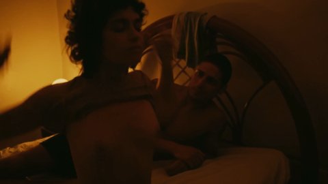 Maria Flor, Edvana Carvalho - Bed Scenes in Irmãos Freitas s01e04-05 (2019)