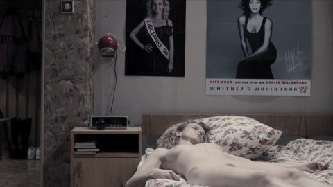 Marta Nieradkiewicz - Bed Scenes in United States of Love (2016)