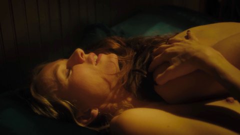 Naomi Watts, Sophie Cookson - Bed Scenes in Gypsy s01e07 (2017)