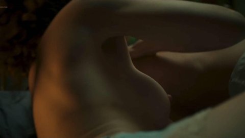 Blanca Suarez, Ana Polvorosa - Bed Scenes in Cable Girls s01 (2017)