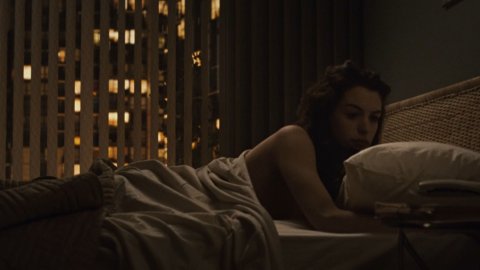 Anne Hathaway - Bed Scenes in Passengers (2008)