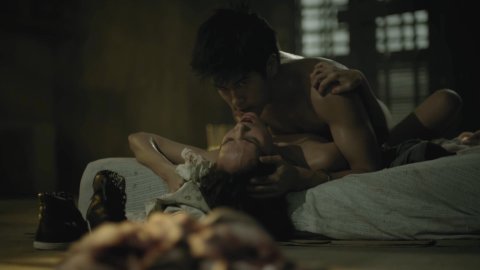 Salvita Decorte - Bed Scenes in Halfworlds s01e04 (2017)