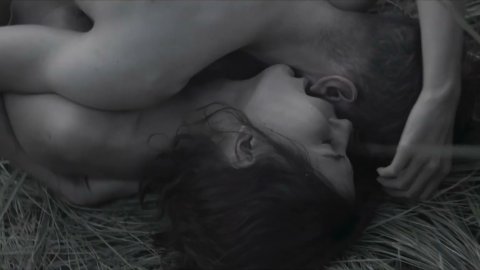 Aleksandra Porowska - Bed Scenes in Night Hunter (2020)