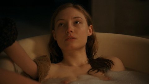 Julia Roy - Bed Scenes in Never Ever (2016)