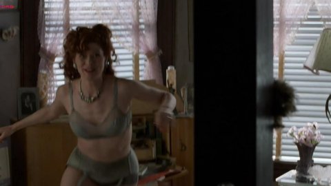 Debra Messing - Bed Scenes in A Walk in the Clouds (1995)