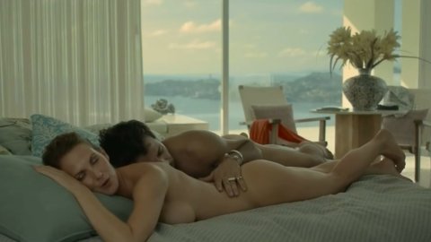 Cecilia Ponce, Aislinn Derbez, Ana de la Reguera - Bed Scenes in Macho (2016)