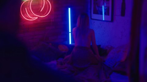 Genevieve DeGraves - Bed Scenes in Slasher s03e02 (2019)
