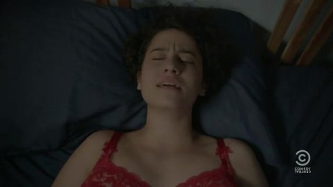 Ilana Glazer - Bed Scenes in Broad City s01e06 (2014)