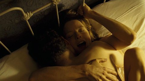 Jodie Foster - Bed Scenes in A Very Long Engagement (2004)