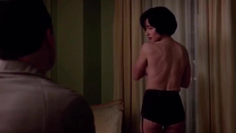 Linda Cardellini - Bed Scenes in Mad Men (2015)